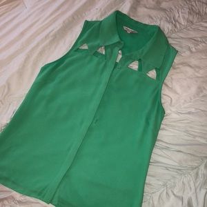Geometric button collared top